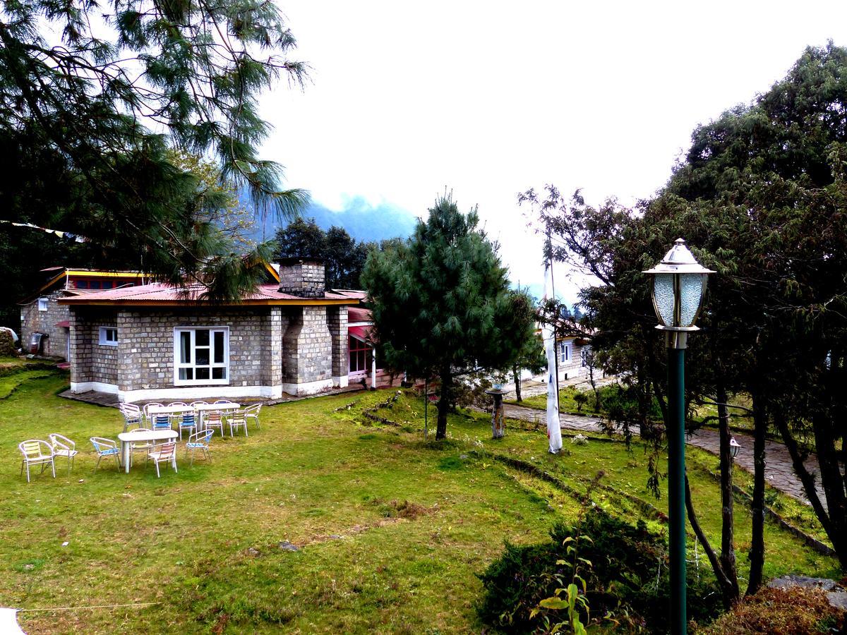 Lukla Airport Resort Lukla Bagian luar foto