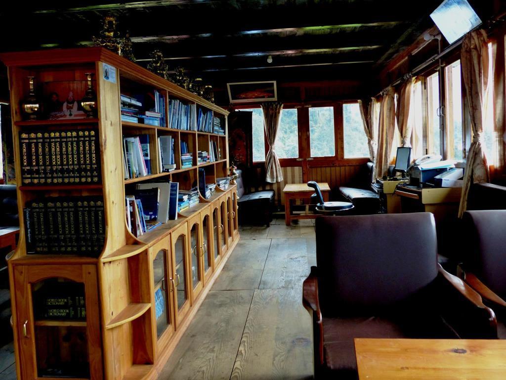 Lukla Airport Resort Lukla Bagian luar foto