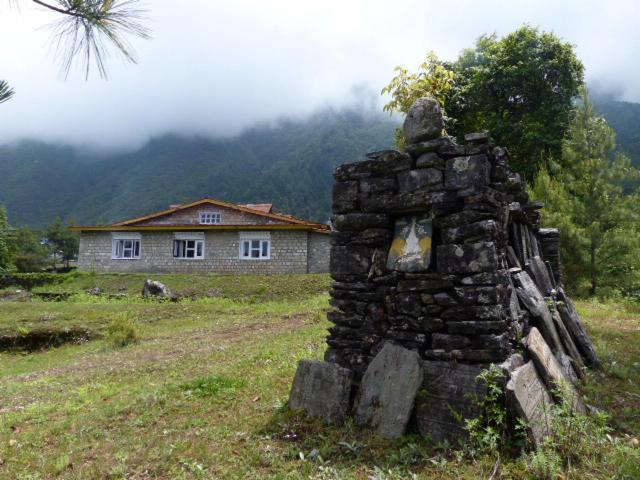 Lukla Airport Resort Lukla Bagian luar foto