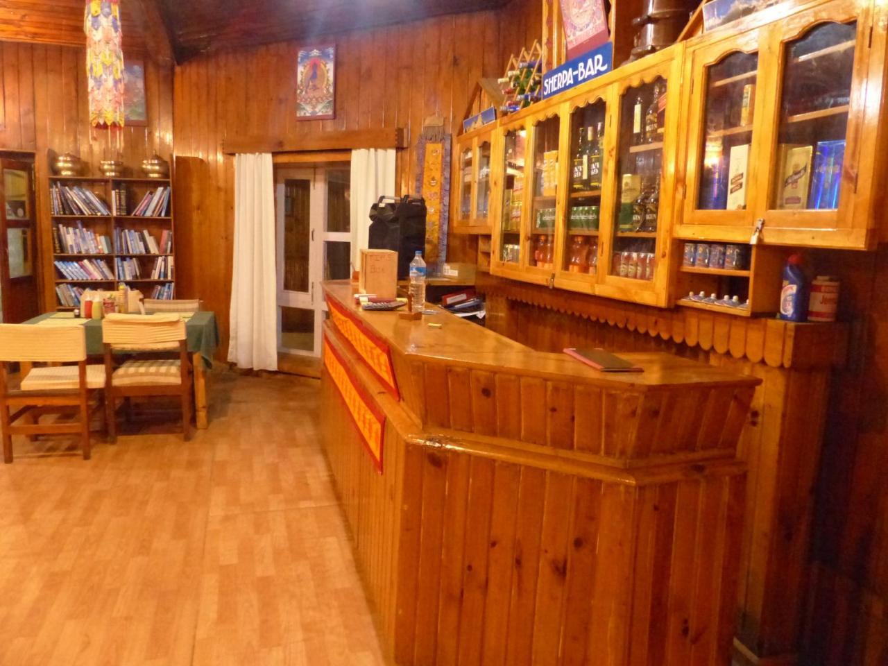 Lukla Airport Resort Lukla Bagian luar foto